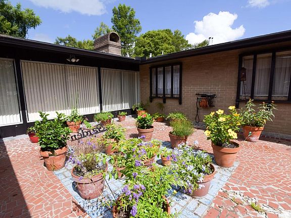 4th image of 108 Eastwood Dr