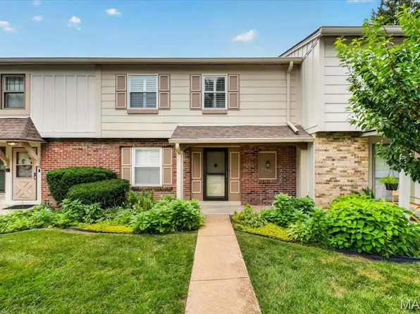 2427 Hidden Meadow Ln, Ballwin, MO 63021