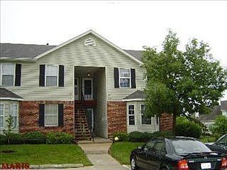 2nd image of 1420 Surrey Ln