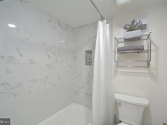 5th image of 3713 George Mason Dr #1612