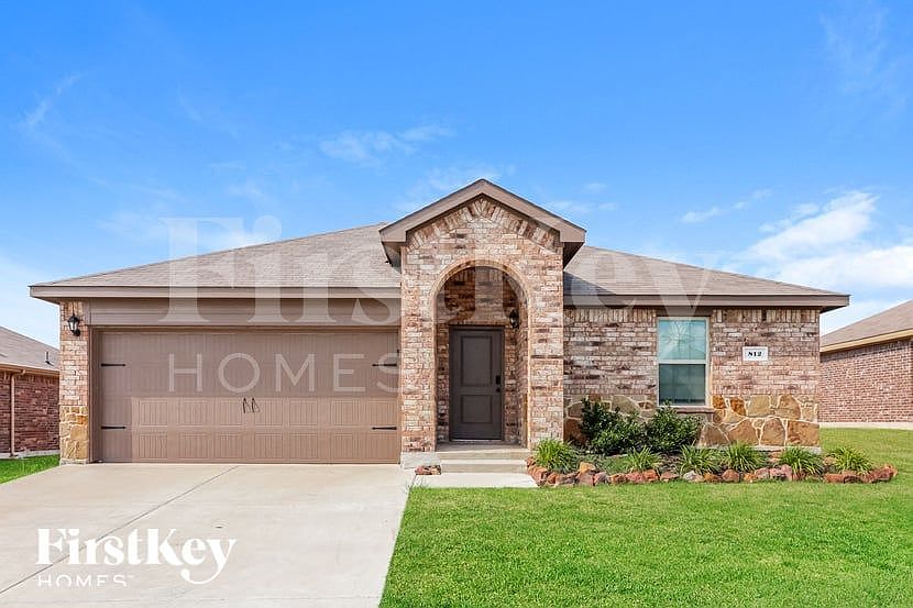1st image of 812 Meadow Creek Ln