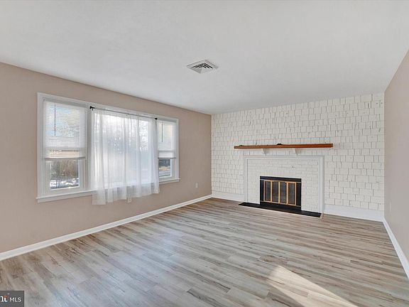 2nd image of 1912 Hilton Ave