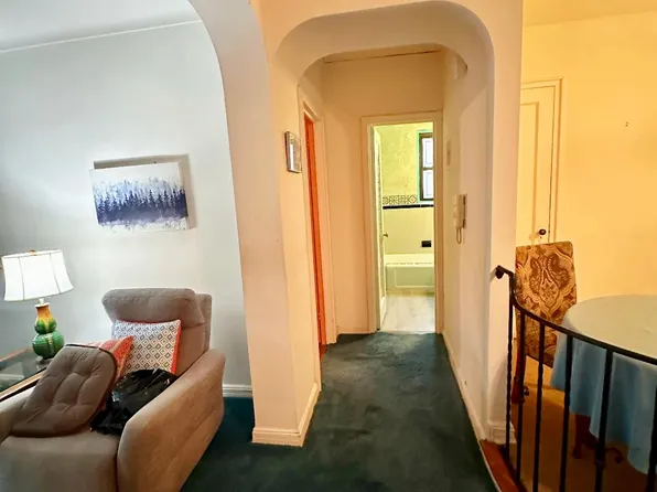 69-40 Yellowstone Boulevard image 4 of 18