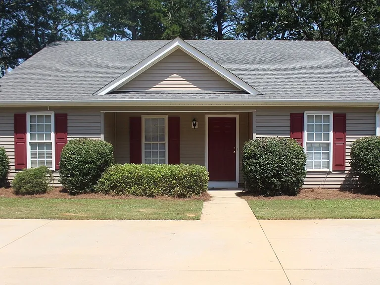 100 Water Oak Ln — Photo 2
