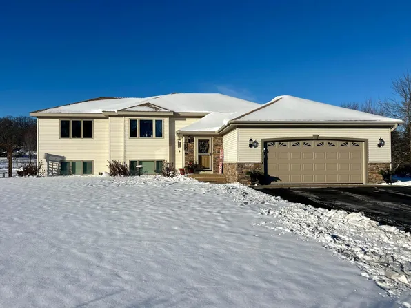 N8125 940th St, River Falls, WI 54022