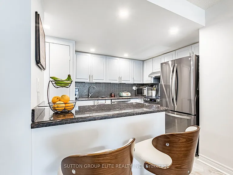 2091 Hurontario St #307 — Photo 10