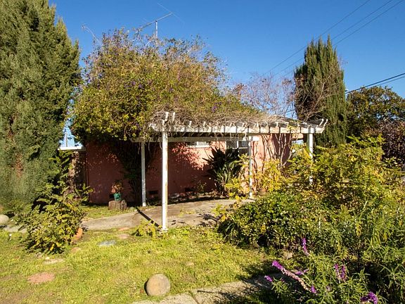 5th image of 324 N Cypress Ave
