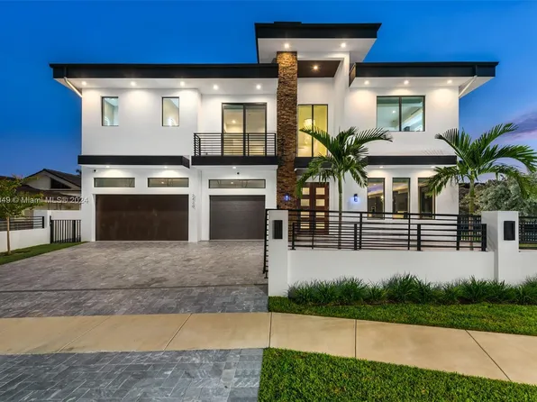 2420 NE 49th St, Lighthouse Pt, FL 33064