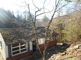 177 Mount Martha Dr, Pikeville, KY 41501