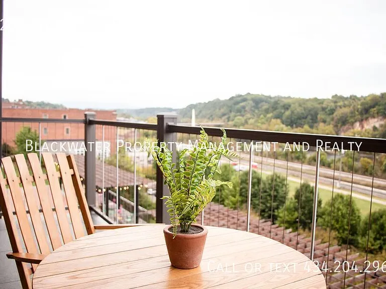 1208 Commerce St #301 — Photo 26