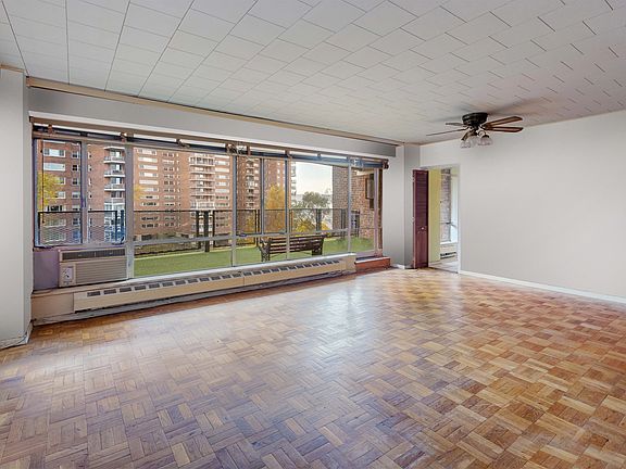 4th image of 2727 Palisade Ave APT 8G