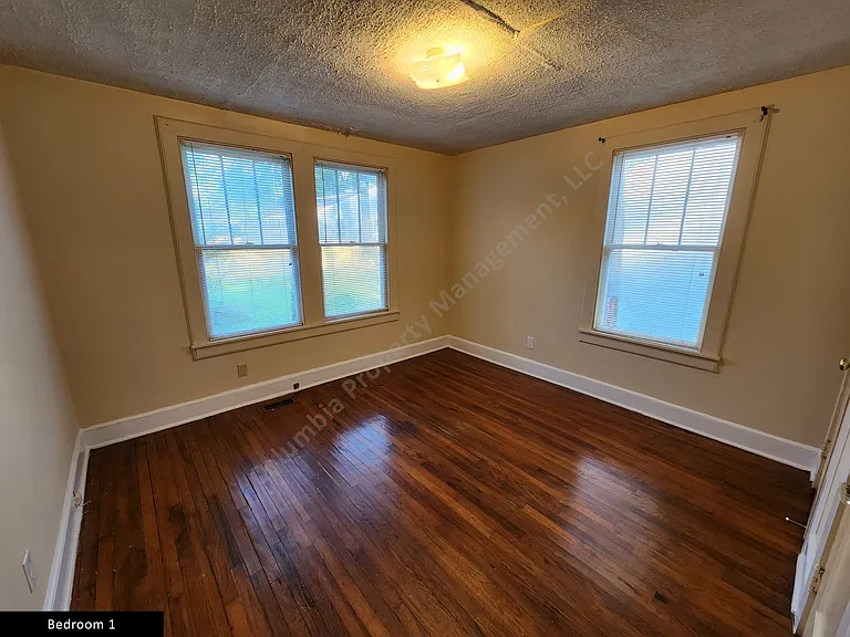1419 McArthur Ave — Photo 15