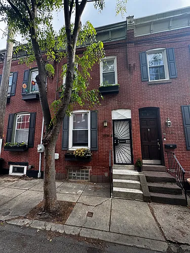3016 Cambridge St Photo 1