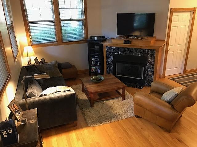 1st image of 1401 W Balmoral Ave