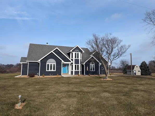 8712 E Kelly Rd, German Valley, IL 61039