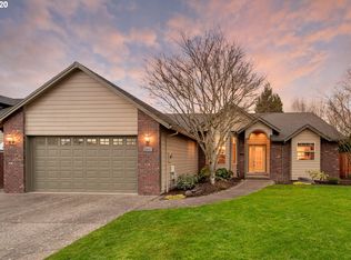 2571 NW Oak Ridge Dr, McMinnville, OR 97128