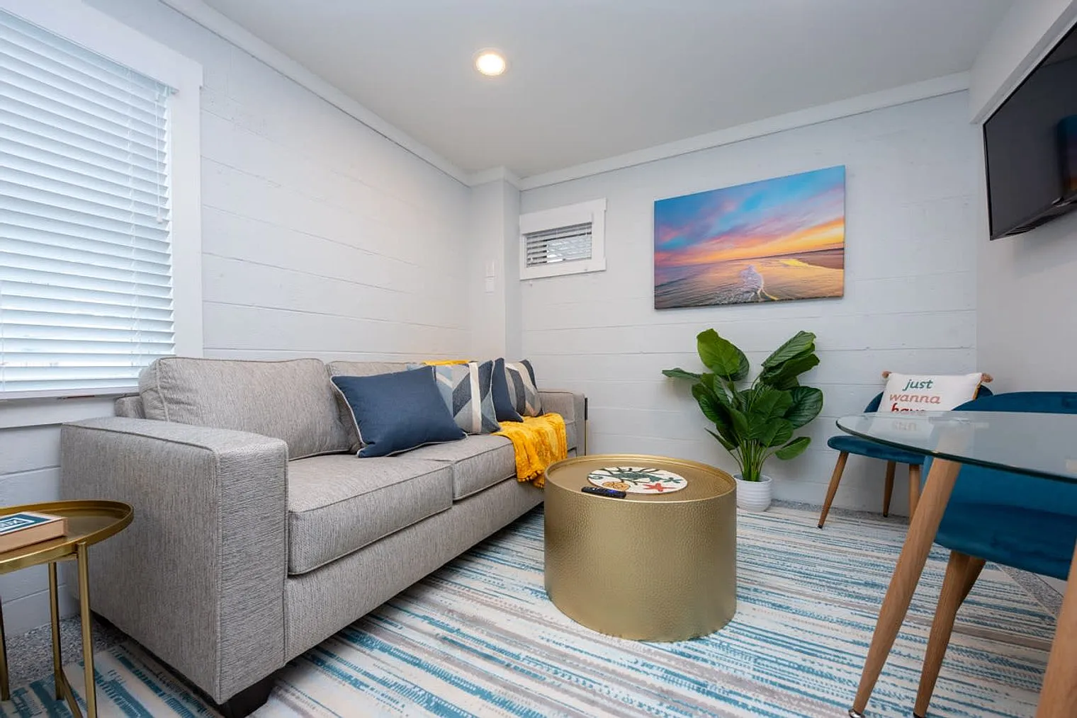 1 bed, 1.0 bath, 495 sqft, $3,822 — Photo 2