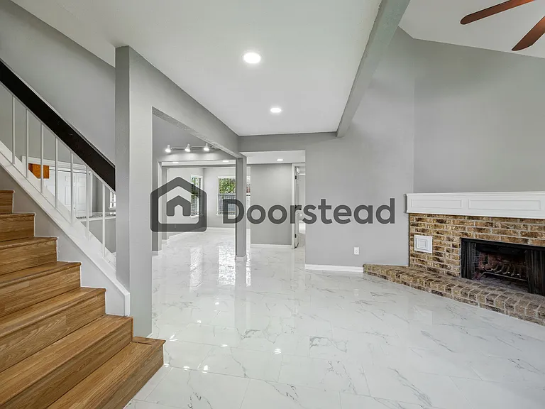 616 Shady Brook Dr — Photo 3