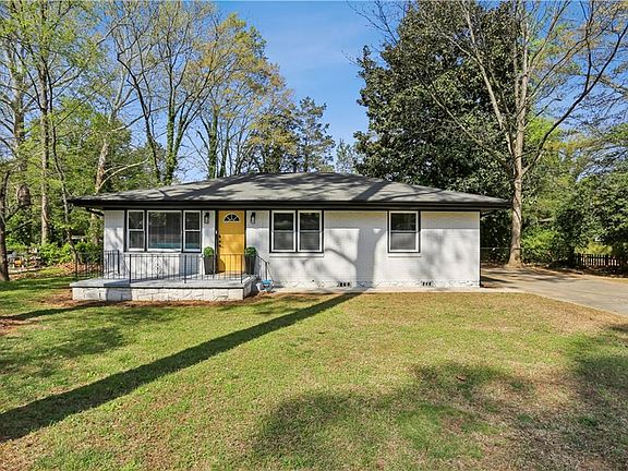 2nd image of 1767 Lynn Ln