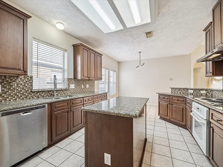 119 Lissa Ln — Photo 17