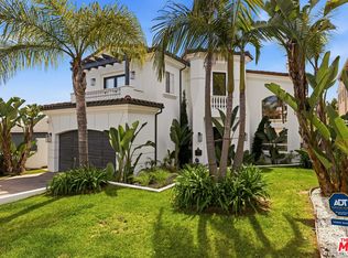 1832 11th St, Manhattan Beach, CA 90266