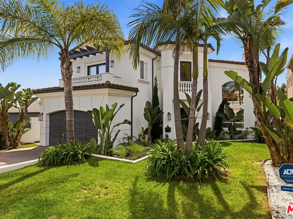 1832 11th St, Manhattan Beach, CA 90266