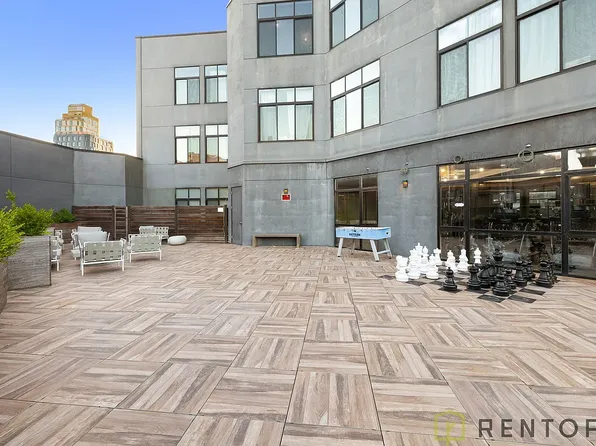 16-80 Madison Street image 15 of 17