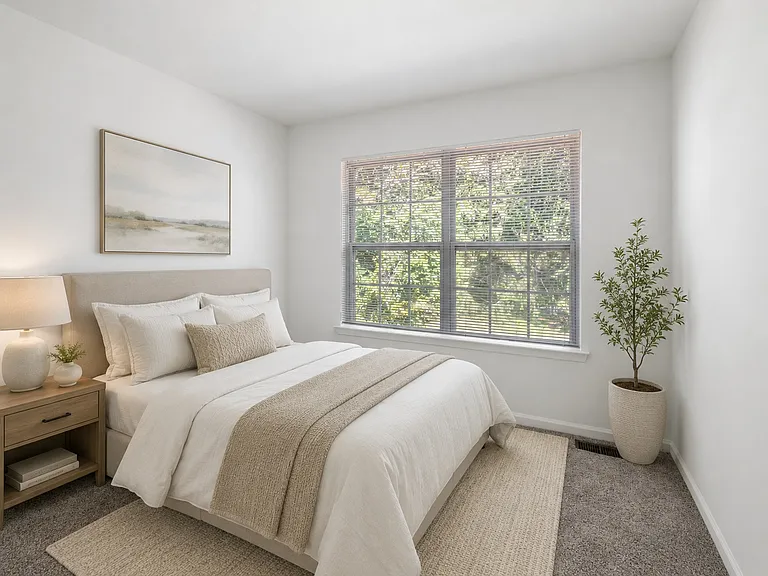 Mews at Annandale Townhomes — Photo 9