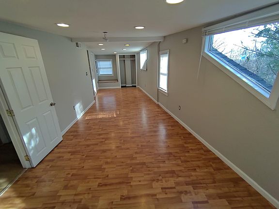 3rd image of 56 Dewitt St Floor 3