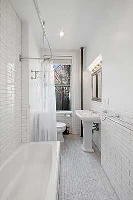 Rented by M.Woods & Associates | media 47