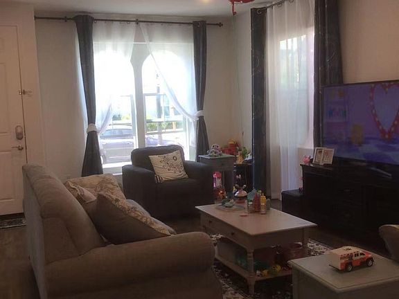 4th image of 677 Nile River Dr