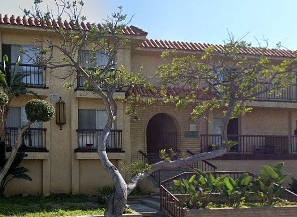 1st image of 4046 W 132nd St #111