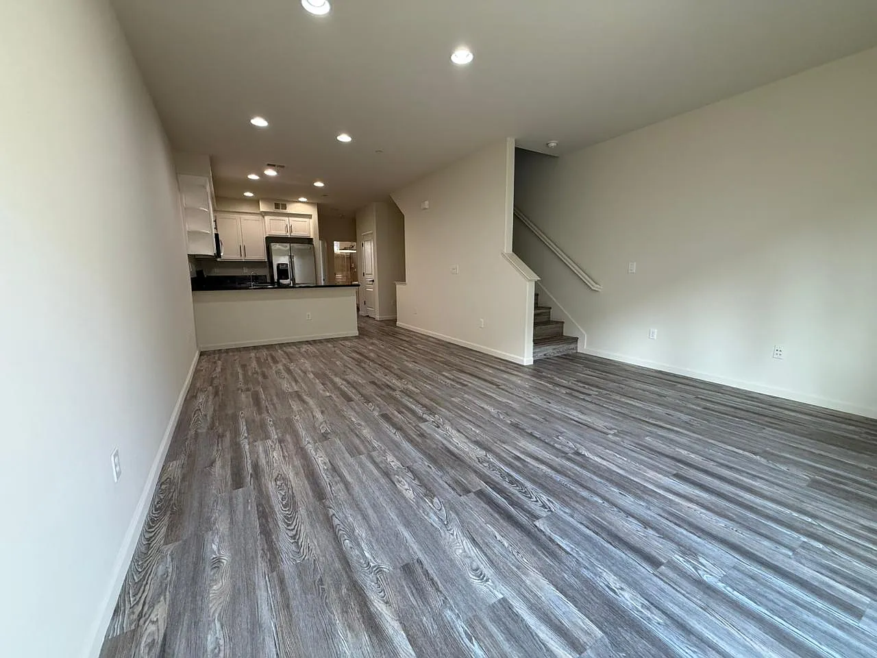 3 bed, 1410 sqft, $4,800 — Photo 3