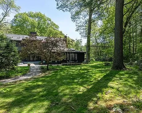 83 Woodchester Dr — Photo 21