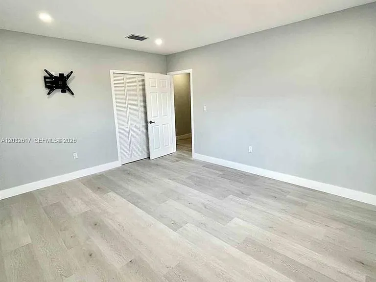950 NW 36th Ave — Photo 9