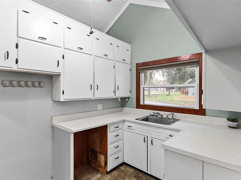 10519 Bridgewood Dr — Photo 7