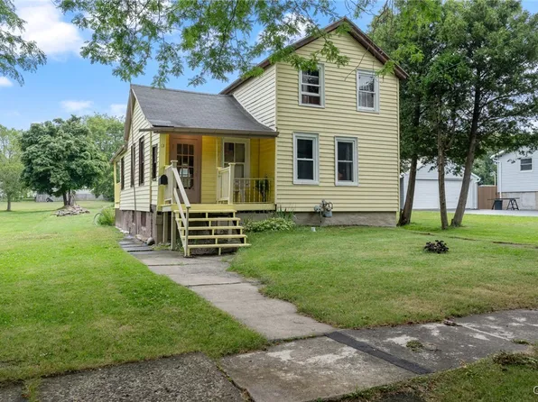 61 E Van Buren St, Oswego, NY 13126