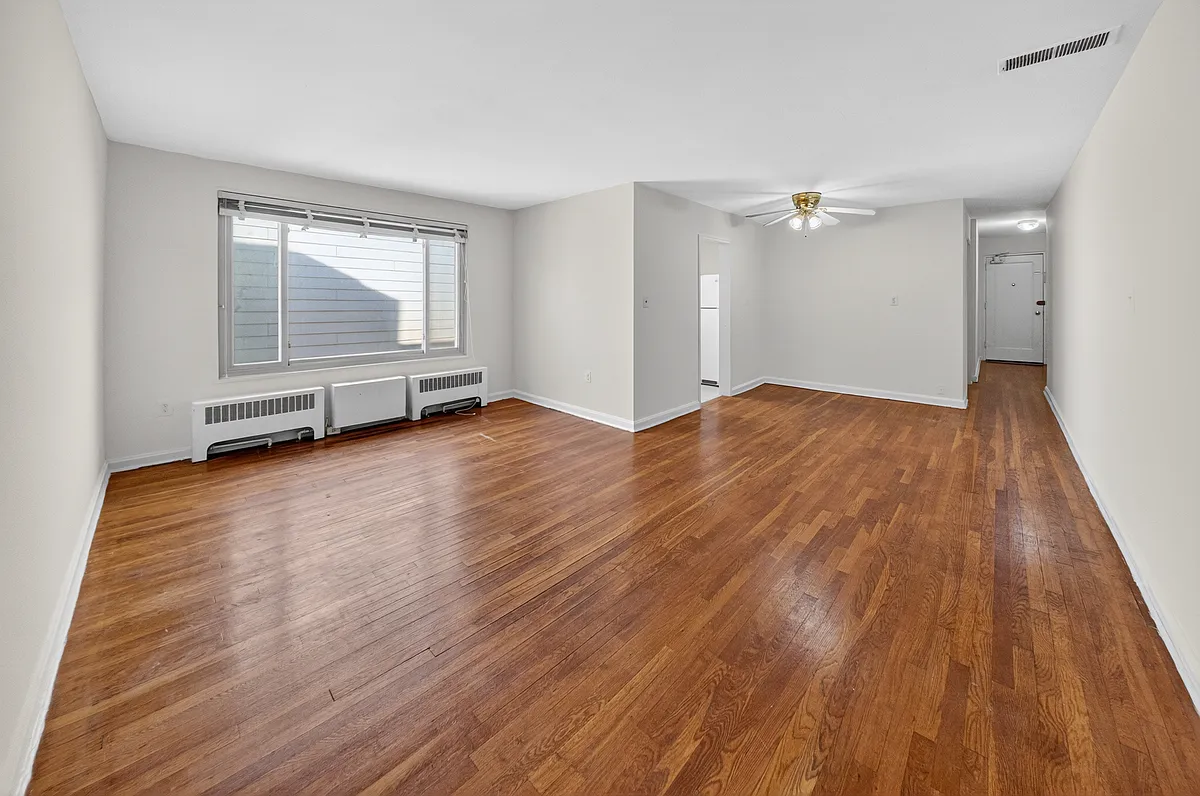 Building Photo - 810 Kennedy St NW #303