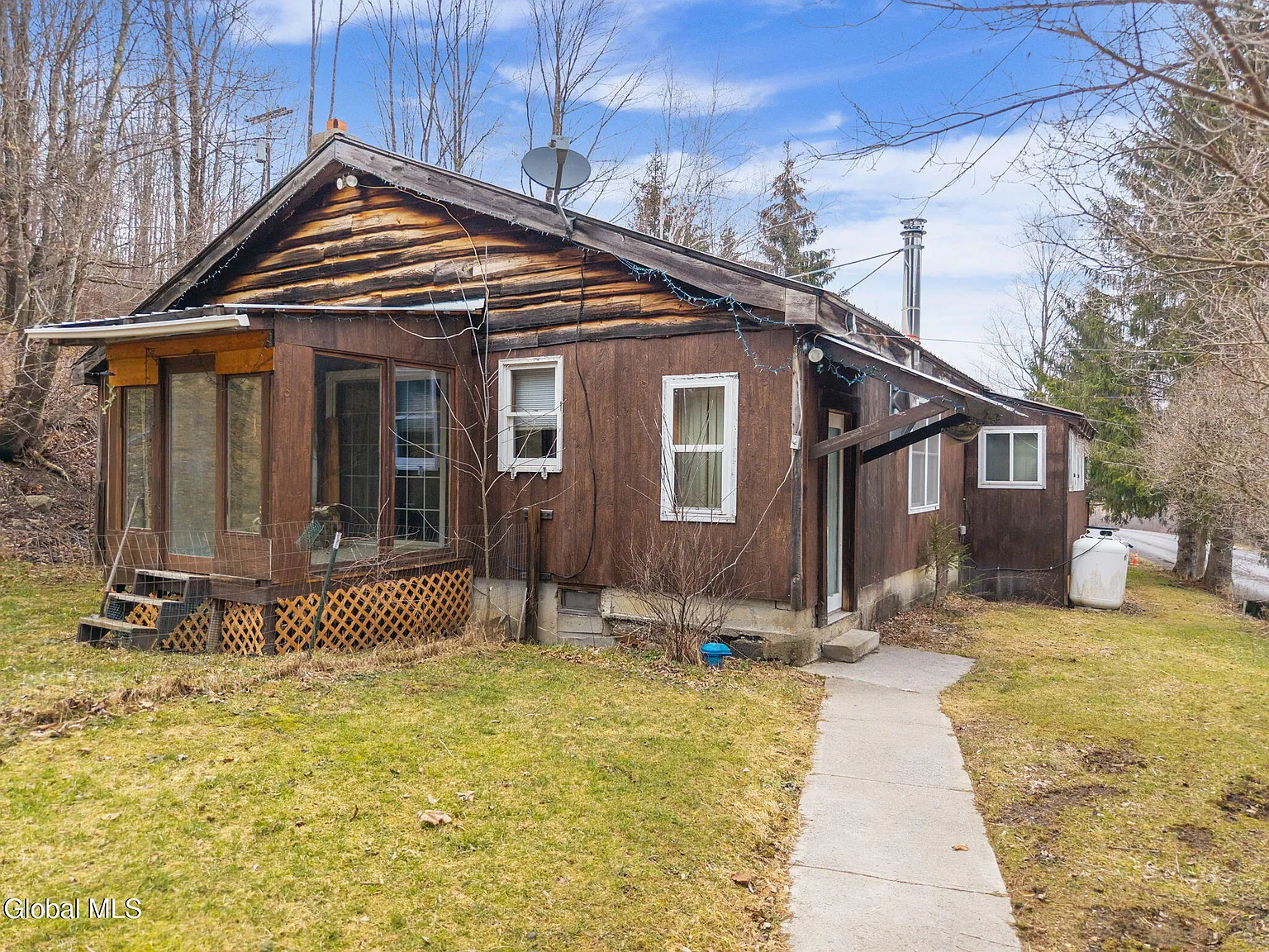 941 W Richmondville Road photo 1