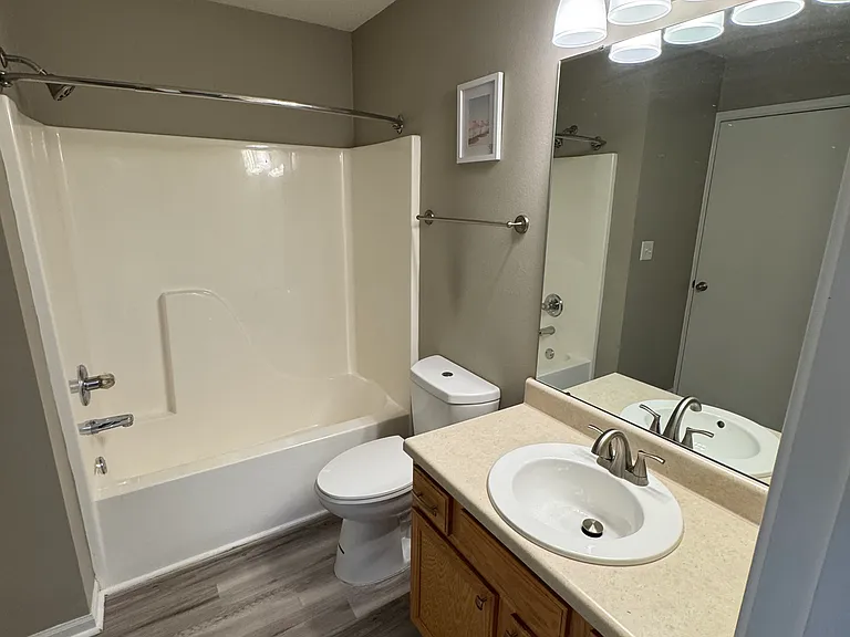180 W Dublin Dr — Photo 24