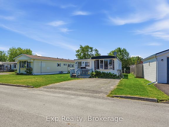 3rd image of 6 Juniper Ln