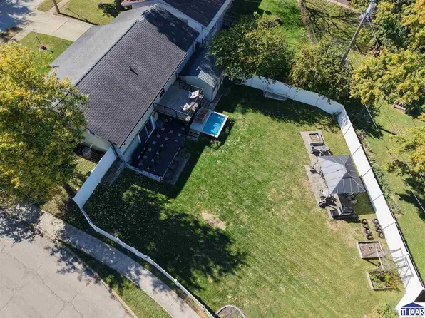 805 Hillcrest Dr, Greencastle, IN 46135