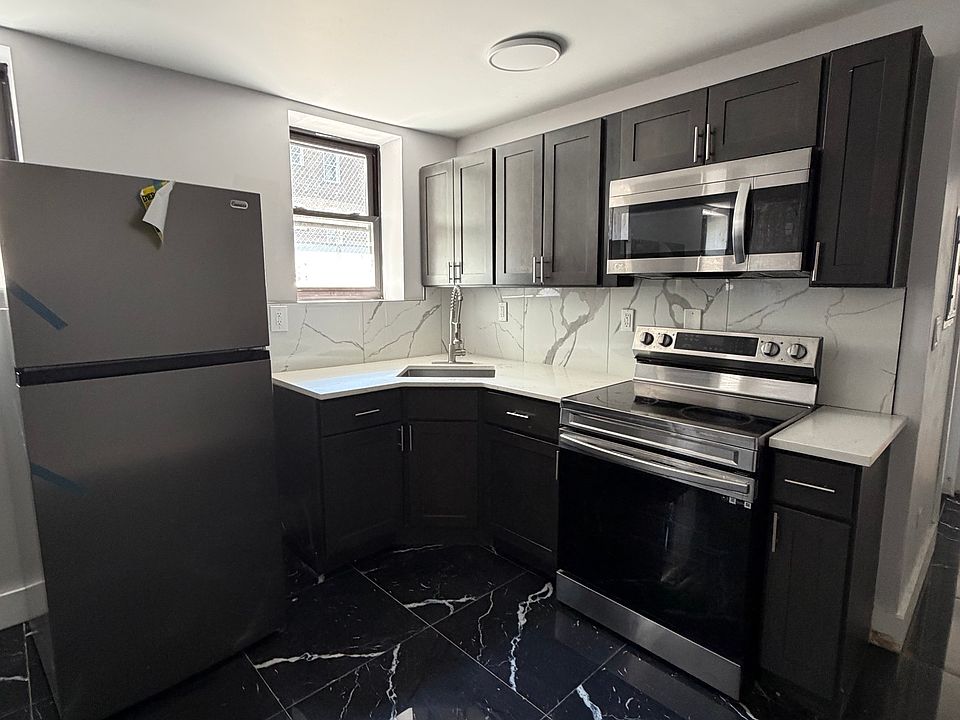 1st image of 226 Roseville Ave #B1
