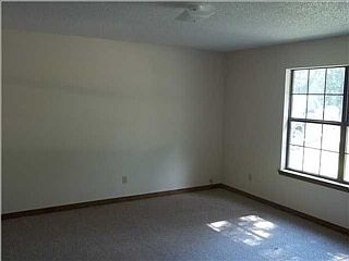 2nd image of 28 Moody Ln