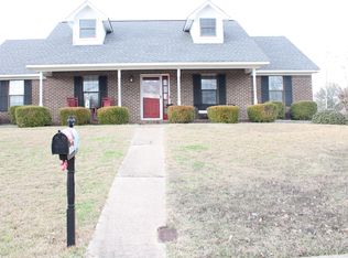 2600 Huckleberry Trl, Tupelo, MS 38801