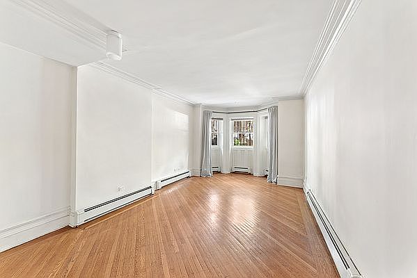 1st image of 576 7th St Unit 1