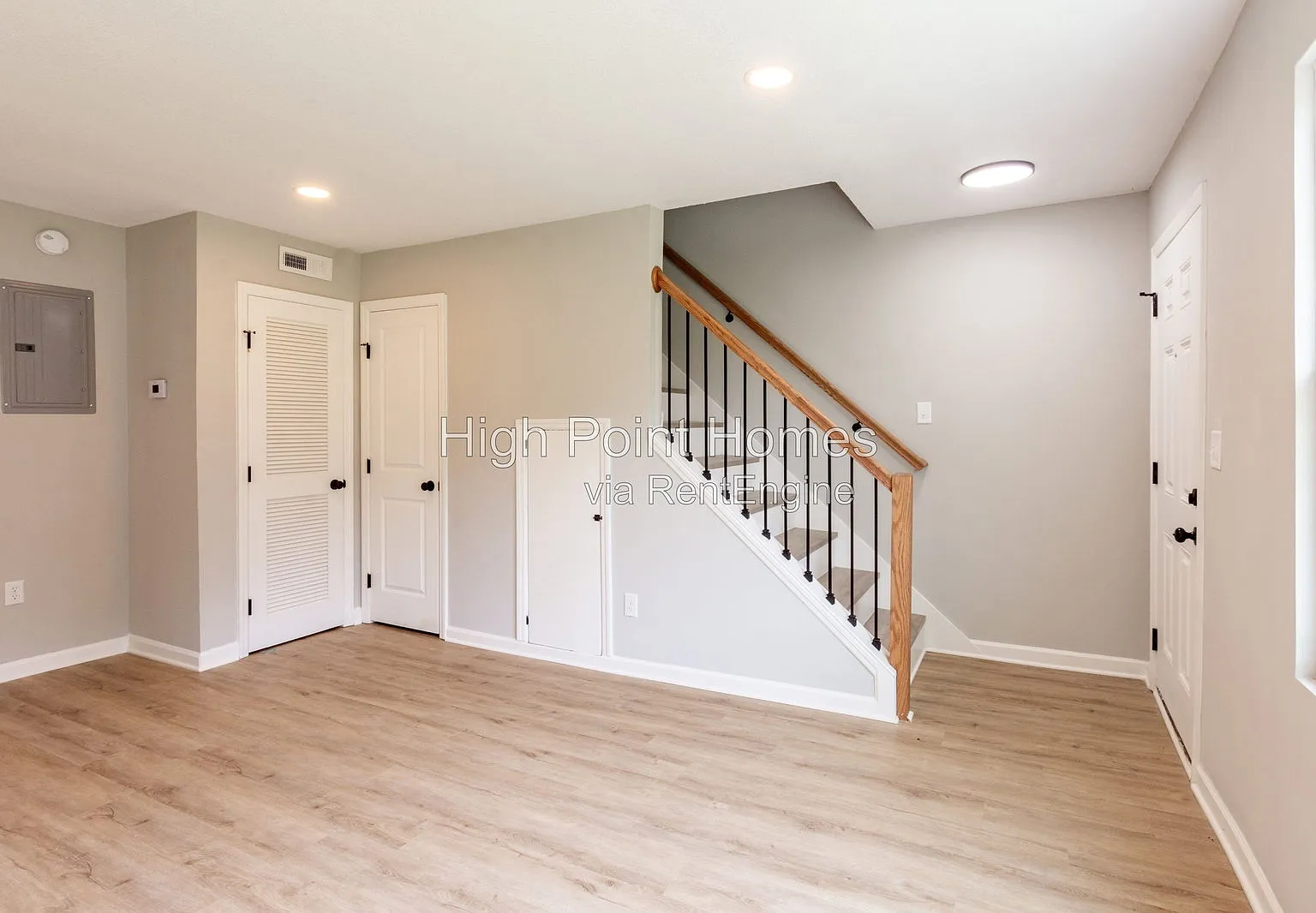 400 Gallery Ln — Photo 3