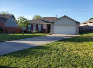 19305 Cypress Ct, Catoosa, OK 74015