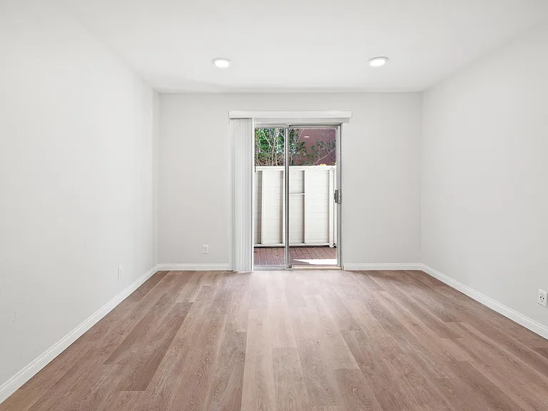 10376 Almayo Ave — Photo 88
