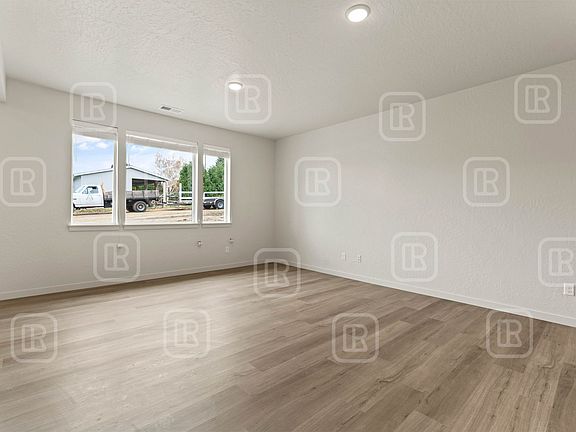 5th image of 215 S Grady Ln #1